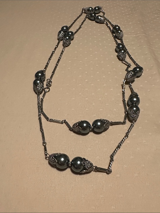 Jewelry - Vintage Lisa Gray Hematite Long Strand Station Necklace Silver-Tone Necklace